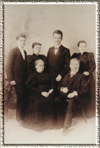 Familie-Heinrich (Großeltern und Mutter von Elisabeth Knossalla)